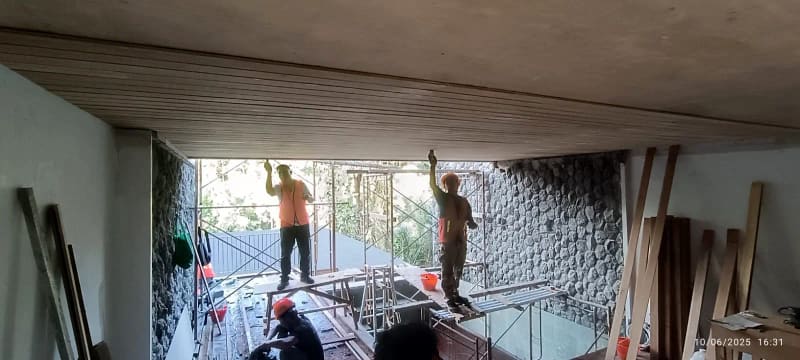 Pekerjaan renovasi & remodeling di lokasi proyek PT Basura Selaras Amanah